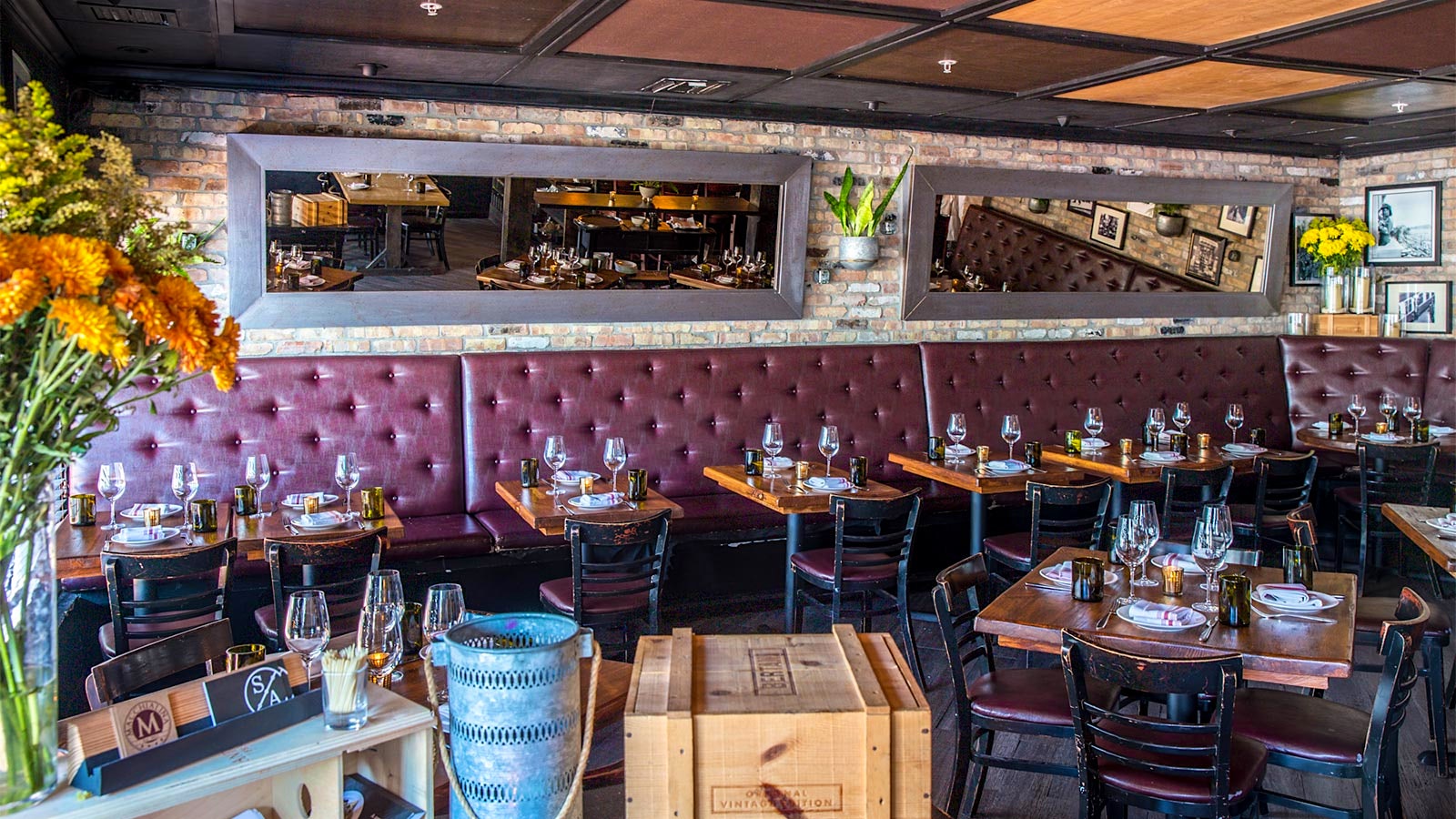 Macchialina dining room